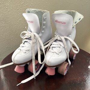 Chicago Skates - white - pink wheels - size 6